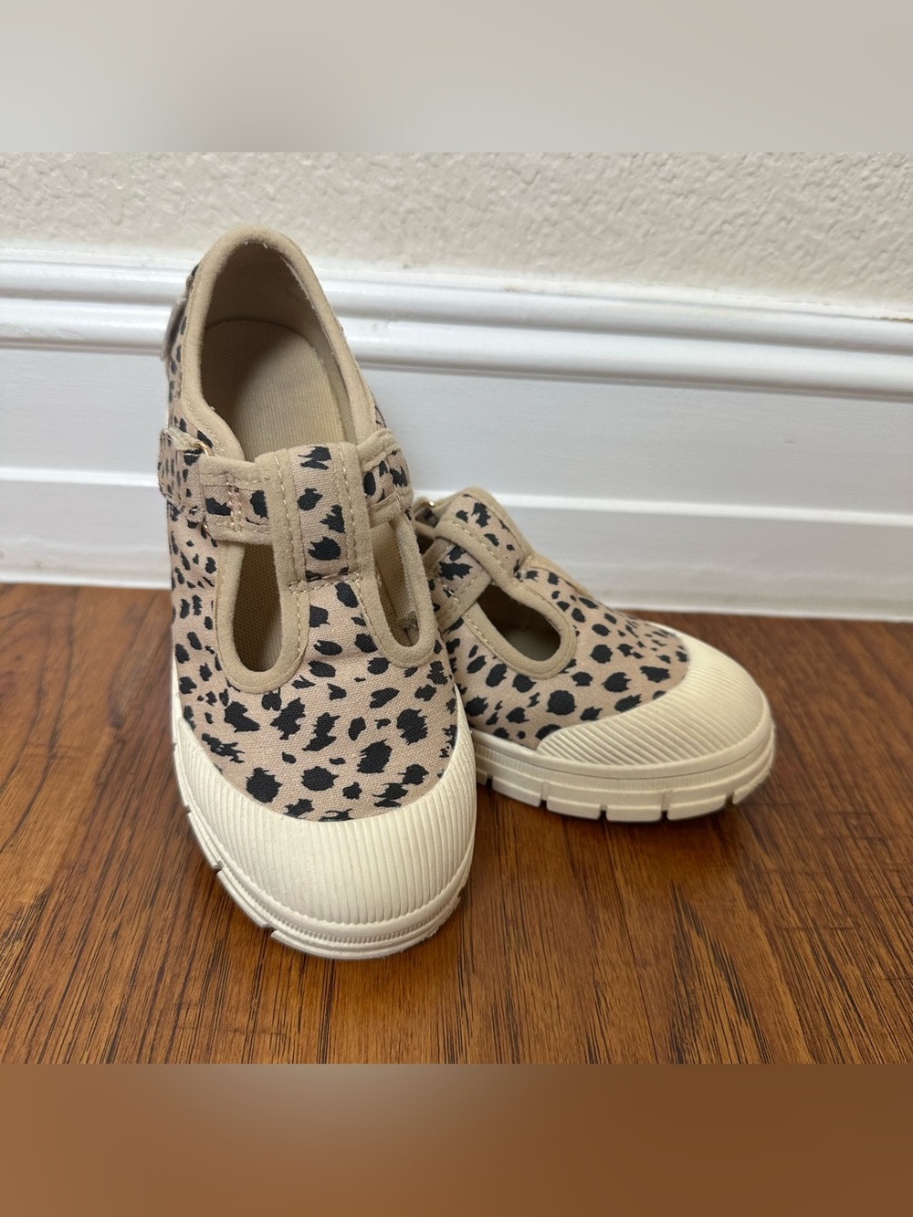 Wonder Nation Girls Leopard Print T-Strap Canvas Shoes Size 12